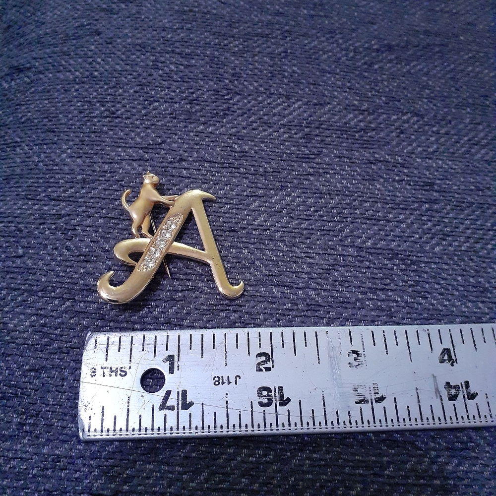 Monogram brooch - Picture 2 of 2